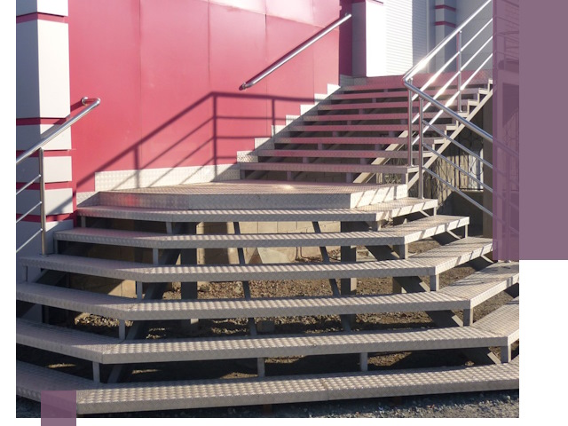 Лестницы для магазина в Ишимбае — изготовление и монтаж