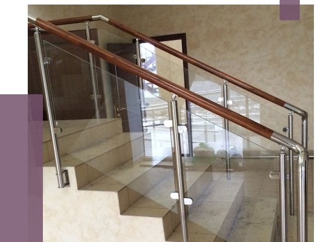 Комбинированные перила из металла и дерева в Ишимбае