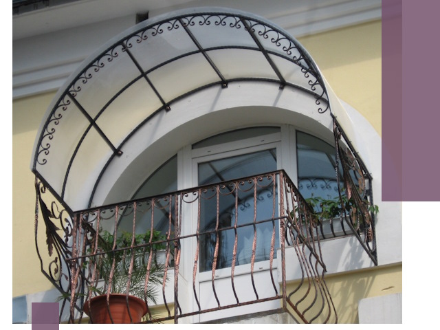 Козырьки над балконом в Ишимбае — изготовление и монтаж